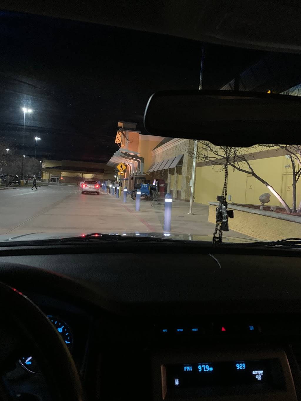 Rayzor Ranch Town Center | shopping mall | 2907 W University Dr, Denton, TX 76201, USA | 5018215552 OR +1 501-821-5552