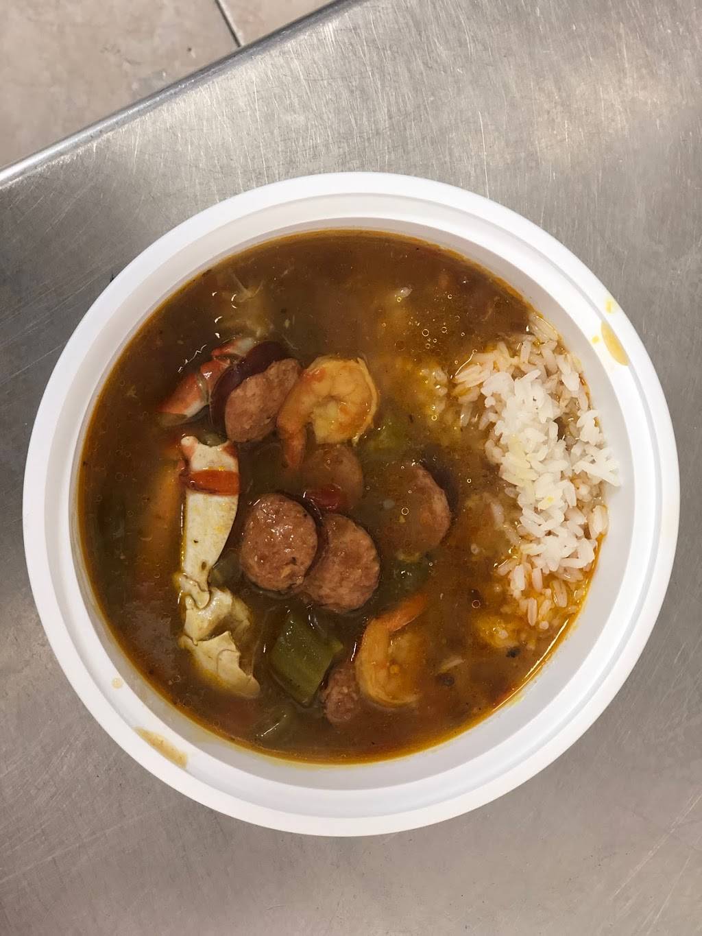 Vio’s Creole Cuisine | restaurant | 8132 Lem Turner Rd, Jacksonville, FL 32208, USA | 9045028620 OR +1 904-502-8620