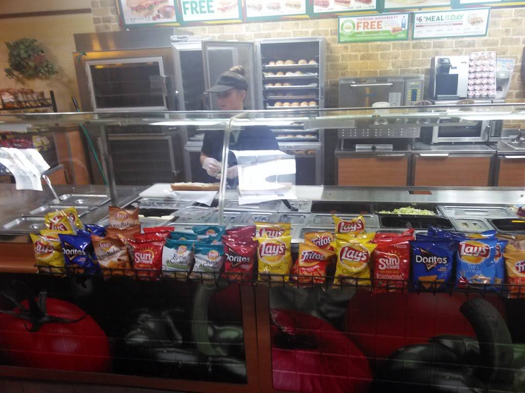 Subway | restaurant | 35121 E Royalton Rd, Grafton, OH 44044, USA | 4407488000 OR +1 440-748-8000