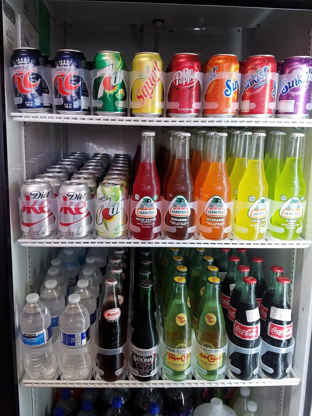 Rafas Chicken | restaurant | 4410 W 63rd St, Chicago, IL 60629, USA | 7734243805 OR +1 773-424-3805