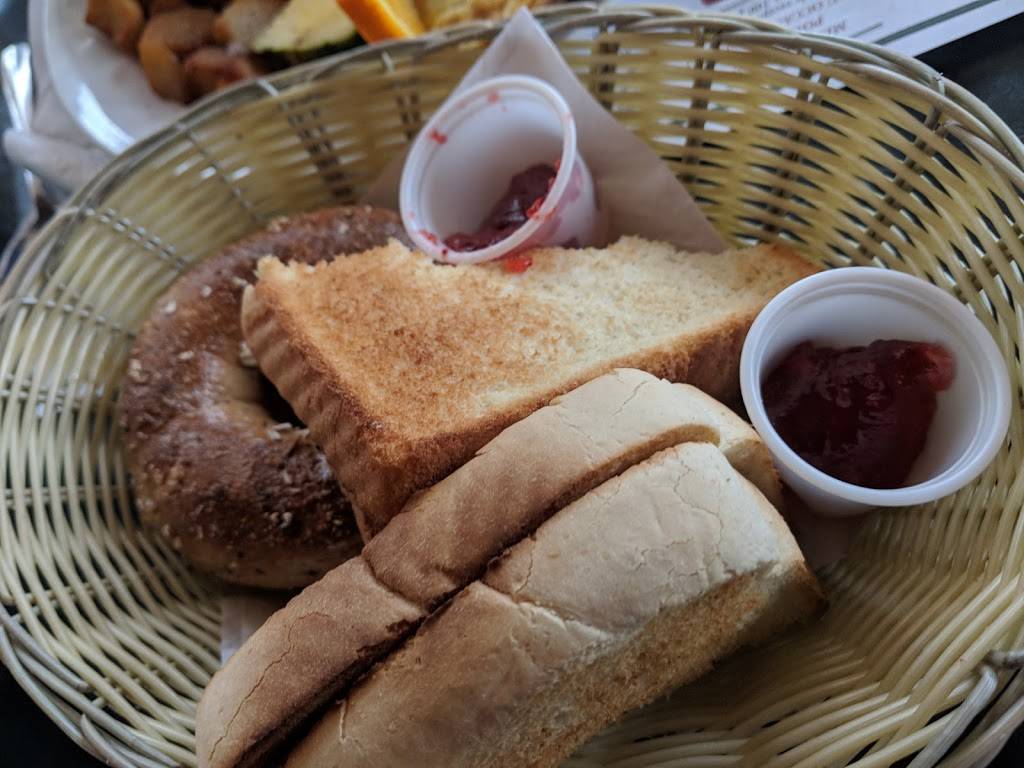 La Vallee | restaurant | 1418 105 RTE, Chelsea, QC J9B 1P4, Canada | 8198270524 OR +1 819-827-0524