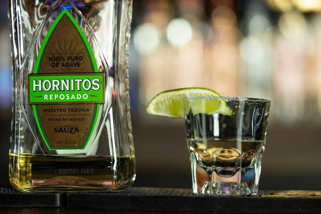 Off Base Bar & Grill | restaurant | 9522 Miramar Rd, San Diego, CA 92126, USA | 8585780757 OR +1 858-578-0757