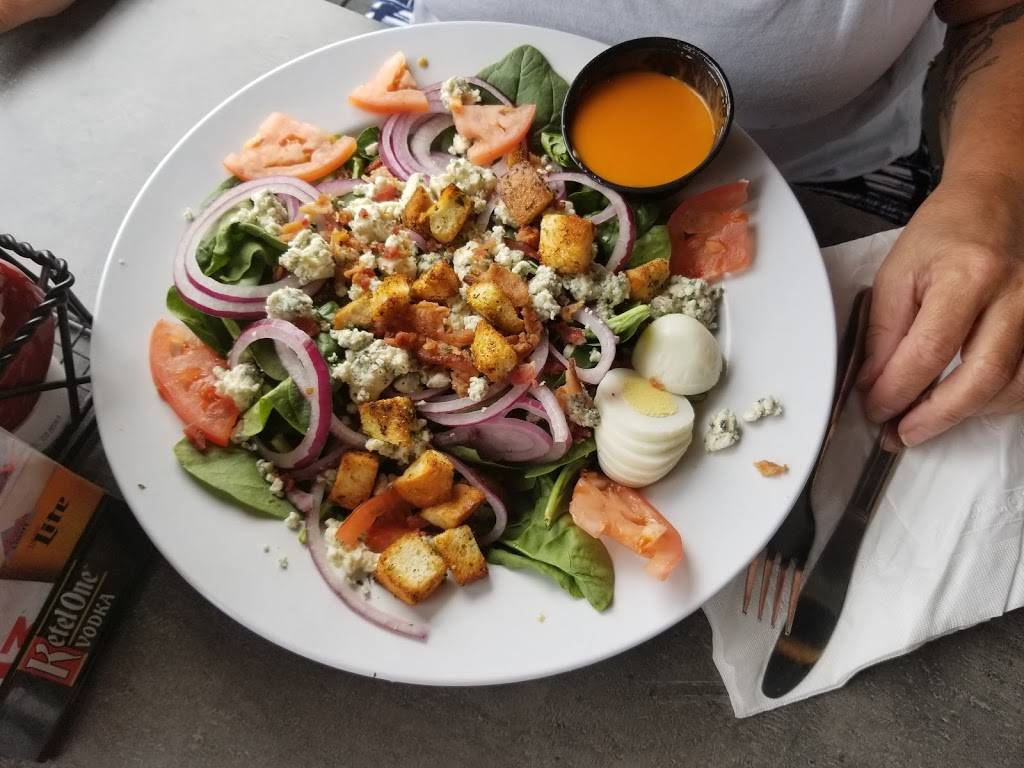 Paninis Grill of Willoughby | restaurant | 5617, 37333 Euclid Ave, Willoughby, OH 44094, USA | 4409519852 OR +1 440-951-9852