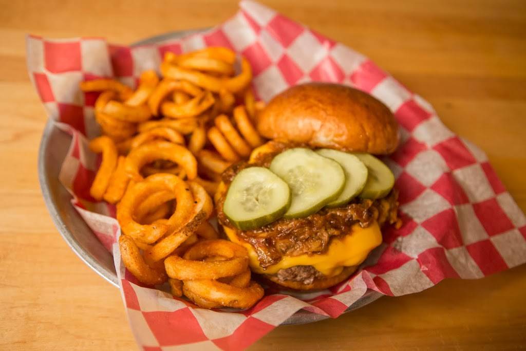 The Country Club | restaurant | 3462 N Clark St, Chicago, IL 60657, USA | 7739752010 OR +1 773-975-2010