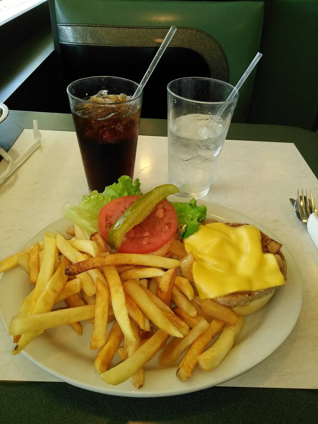 Michaels Diner At Shaker Square | restaurant | 13051 Shaker Blvd, Cleveland, OH 44120, USA | 2167520052 OR +1 216-752-0052