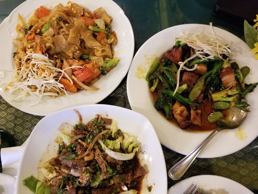 Bangkok Thai Food (2099 Wadsworth Blvd) | restaurant | 2099 Wadsworth Blvd b16, Lakewood, CO 80214, USA | 3032388000 OR +1 303-238-8000