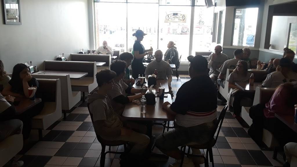 Arianas Pizzeria & Italian | restaurant | 230 Levittown Pkwy, Levittown, PA 19054, USA | 2159498785 OR +1 215-949-8785