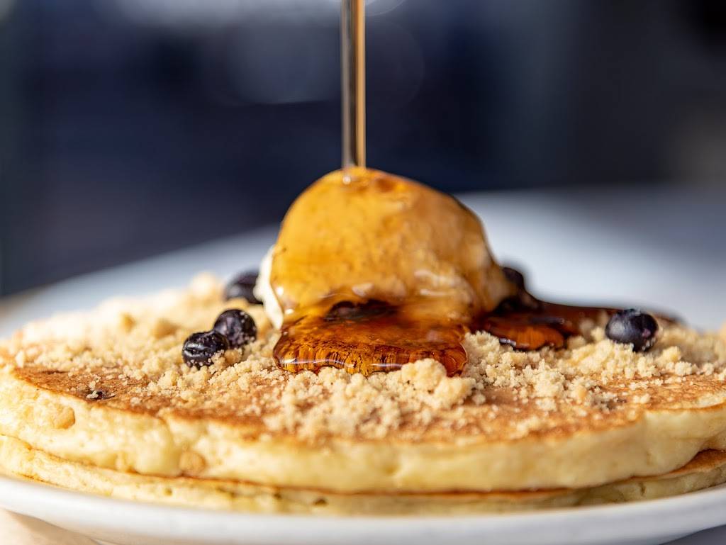 Chompies Restaurant | restaurant | 9301 E Shea Blvd, Scottsdale, AZ 85260, USA | 4808600475 OR +1 480-860-0475