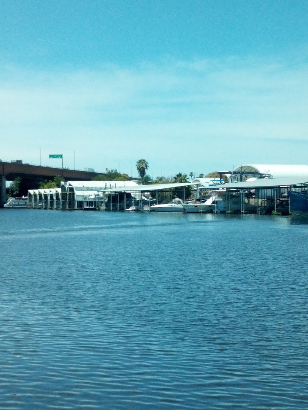 Waterfront Warehouse | restaurant | 445 W Weber Ave, Stockton, CA 95203, USA | 2094647243 OR +1 209-464-7243