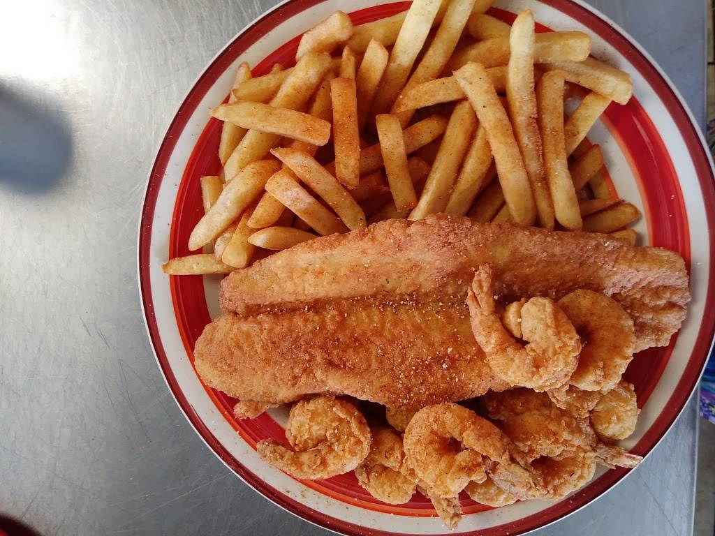 Billy’s Seafood & Gyros | restaurant | 8501 N Nebraska Ave, Tampa, FL 33604, USA | 8139315637 OR +1 813-931-5637