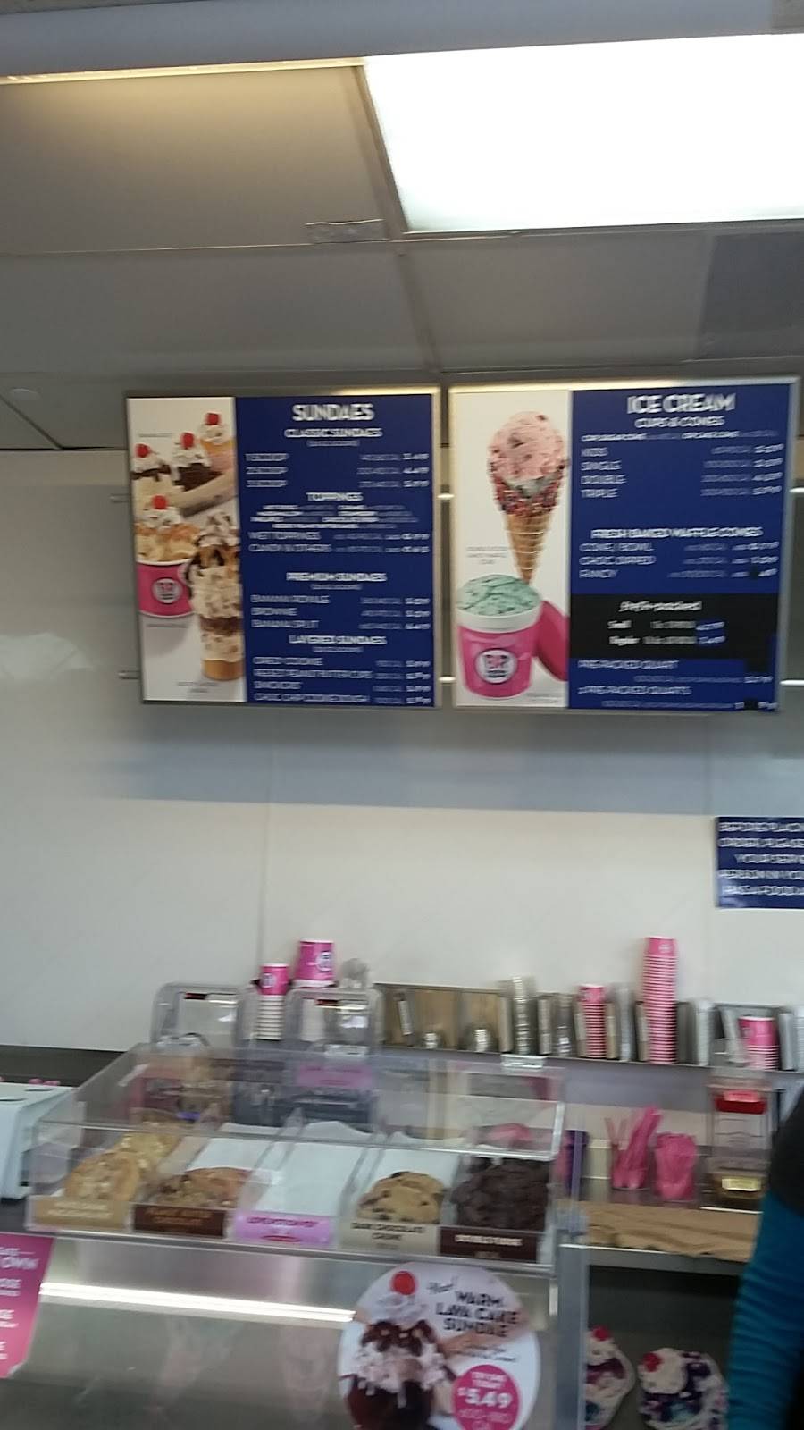 Pizza Hut | restaurant | 604 W El Camino Ave, Sacramento, CA 95833, USA | 9169211800 OR +1 916-921-1800