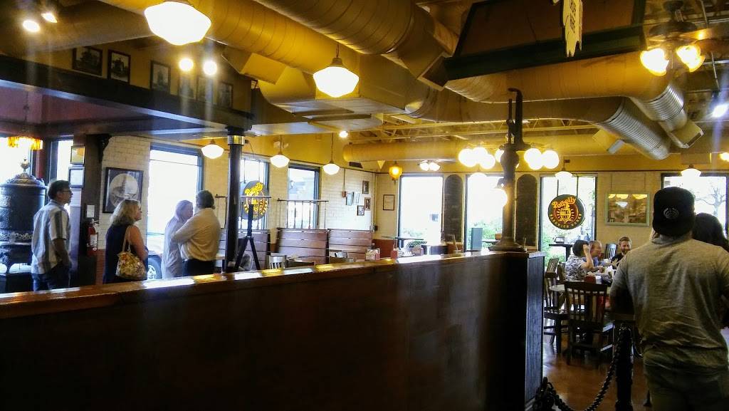 Potbelly Sandwich Shop | restaurant | 552 Roosevelt Rd, Glen Ellyn, IL 60137, USA | 6304695820 OR +1 630-469-5820