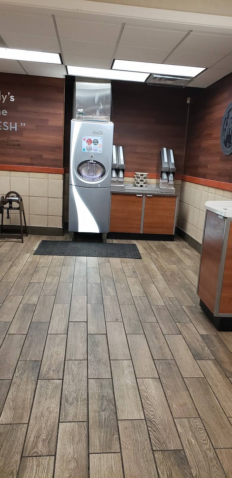 Wendys | restaurant | 14465 Blackhawk Blvd, South Beloit, IL 61080, USA | 8156244128 OR +1 815-624-4128