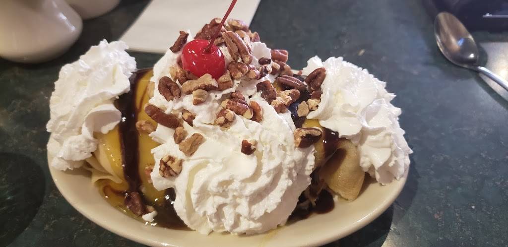 Landmark Café & Crêperie | restaurant | 62 S Seminary St, Galesburg, IL 61401, USA | 3093435376 OR +1 309-343-5376