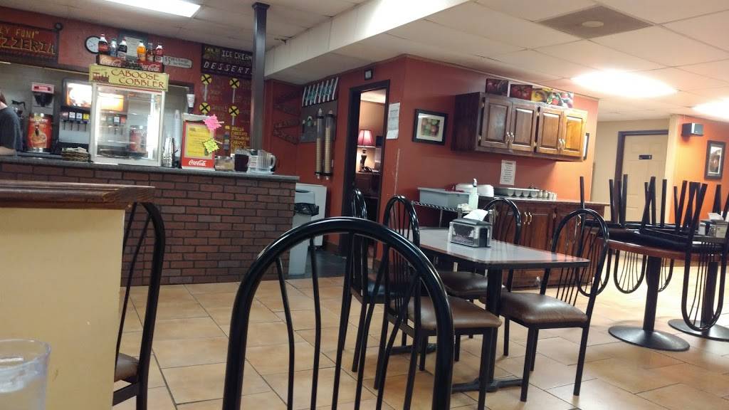 The Whistle Stop Pizzeria & More | restaurant | 303 Broad St, Baxter, TN 38544, USA | 9318583287 OR +1 931-858-3287