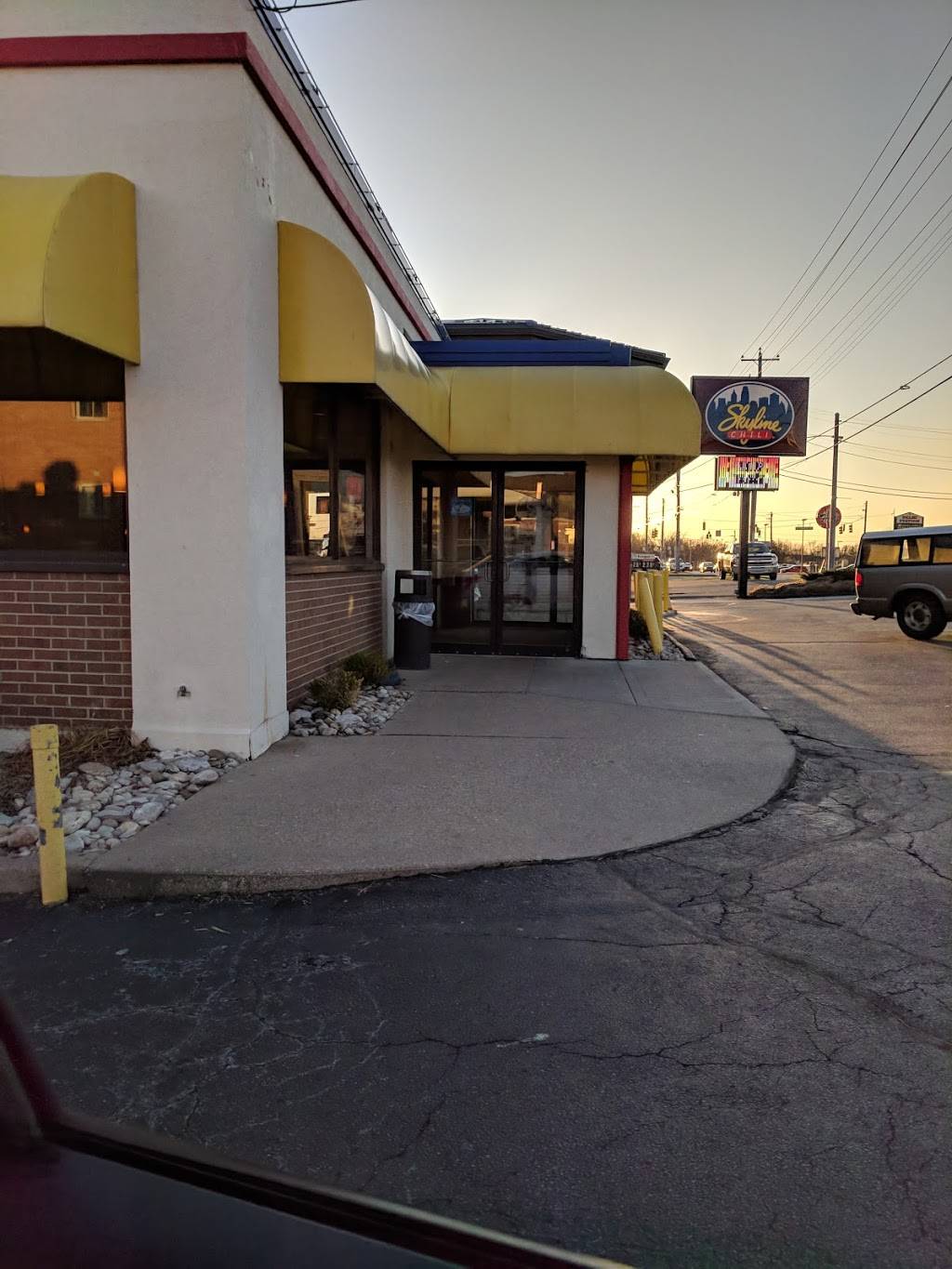 Skyline Chili | restaurant | 5137 Delhi Pike, Cincinnati, OH 45238, USA | 5134517000 OR +1 513-451-7000
