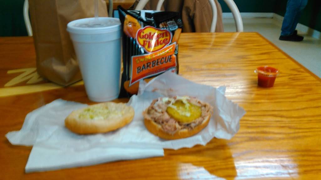 Whitts Barbecue | restaurant | 758 Madison St #3519, Shelbyville, TN 37160, USA | 9316840235 OR +1 931-684-0235