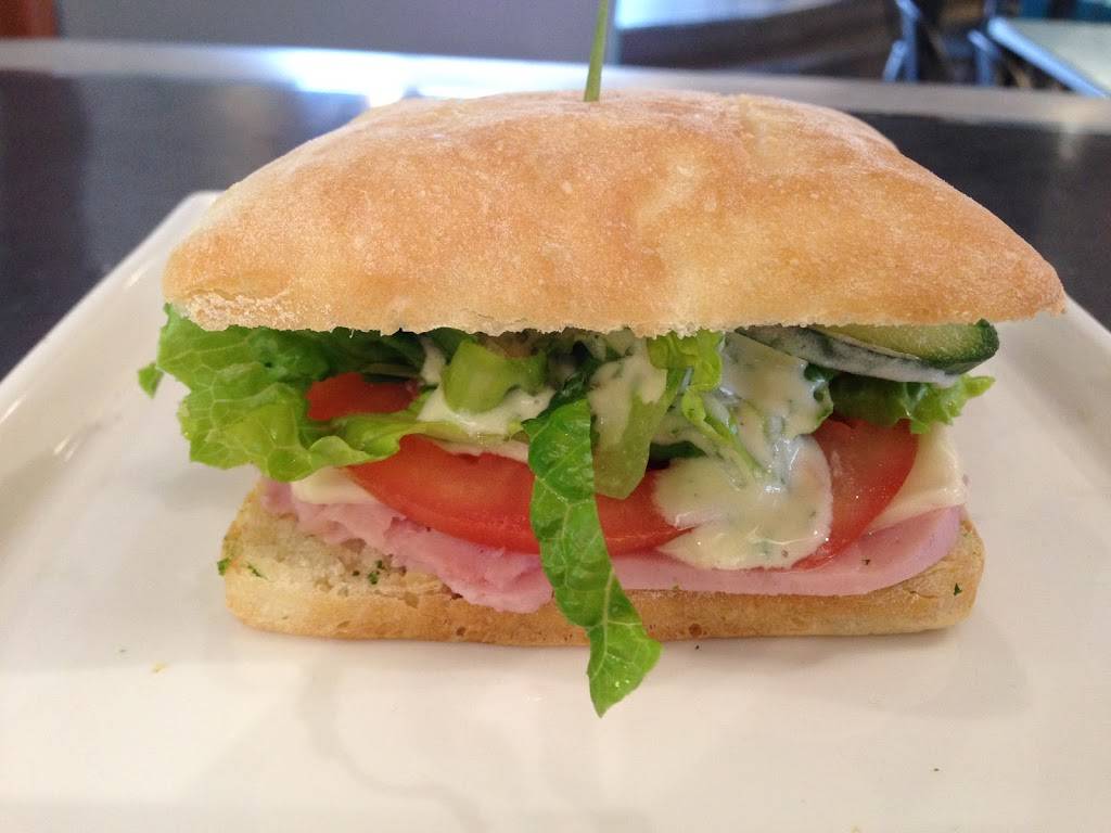 Chantilly Beignes Bistro | restaurant | 619 Rue Principale, Laval, QC H7X 1C7, Canada | 4509699619 OR +1 450-969-9619