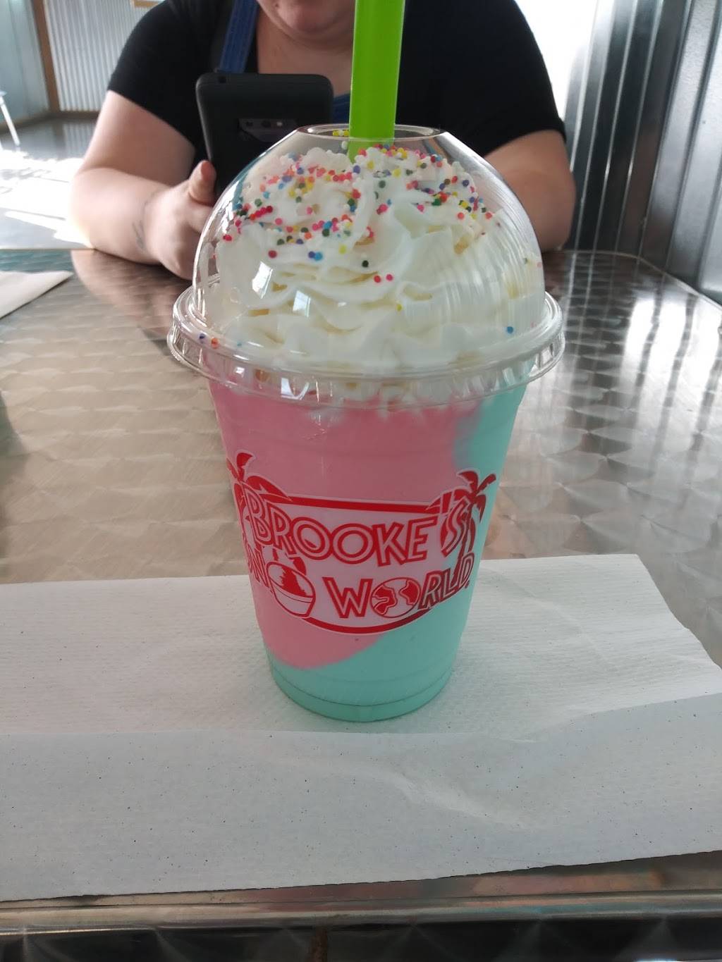 Brookes Sno-World of Thibodaux | restaurant | 424 St Mary St, Thibodaux, LA 70301, USA | 9853163111 OR +1 985-316-3111