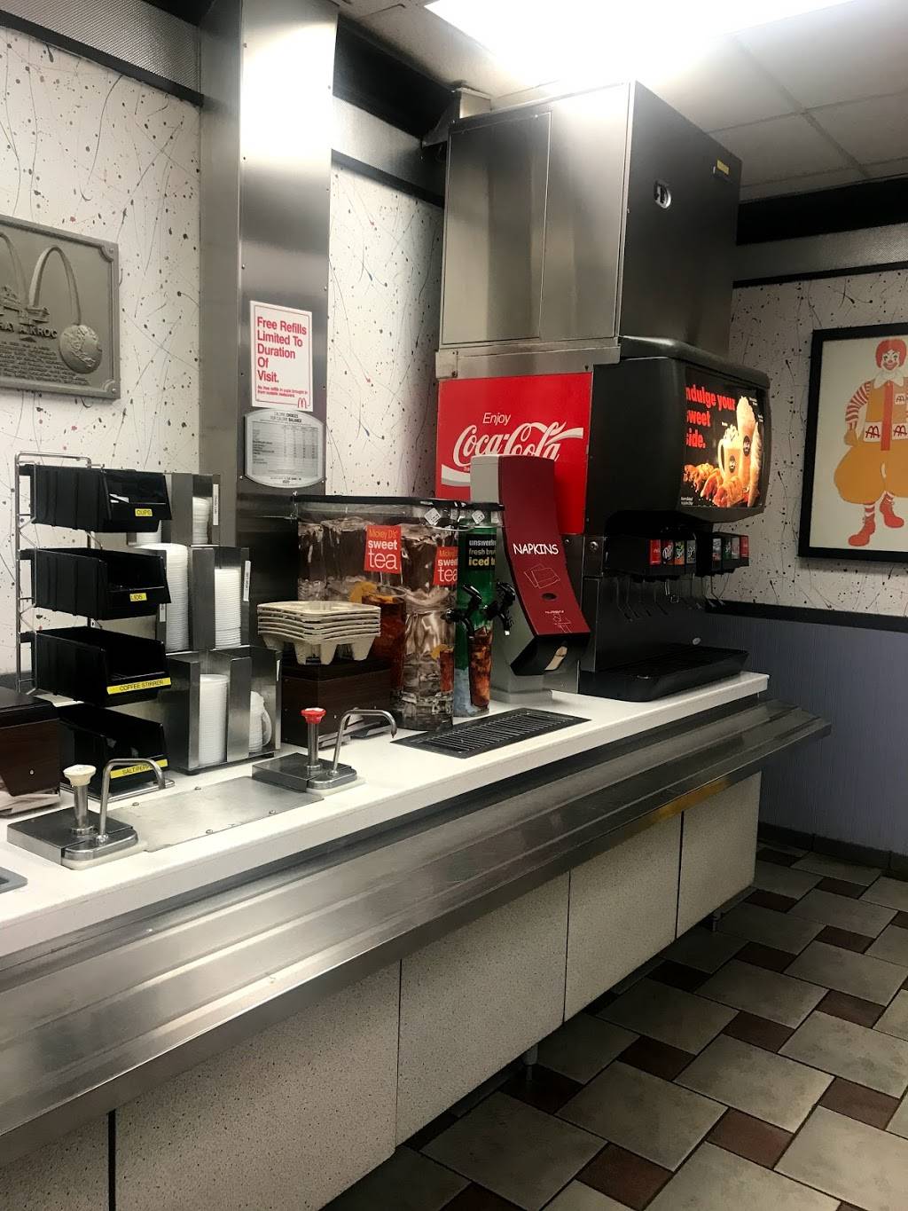 McDonalds | cafe | 5506 Backlick Rd, Springfield, VA 22151, USA | 7036580069 OR +1 703-658-0069