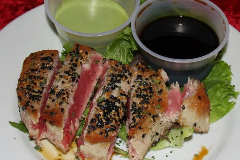 The Regal Beagle | restaurant | 17 Whitney Ave, New Haven, CT 06510, USA | 2037529899 OR +1 203-752-9899