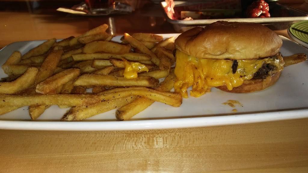 Applebees Grill + Bar | restaurant | 7995 113th St, Seminole, FL 33772, USA | 7272587079 OR +1 727-258-7079