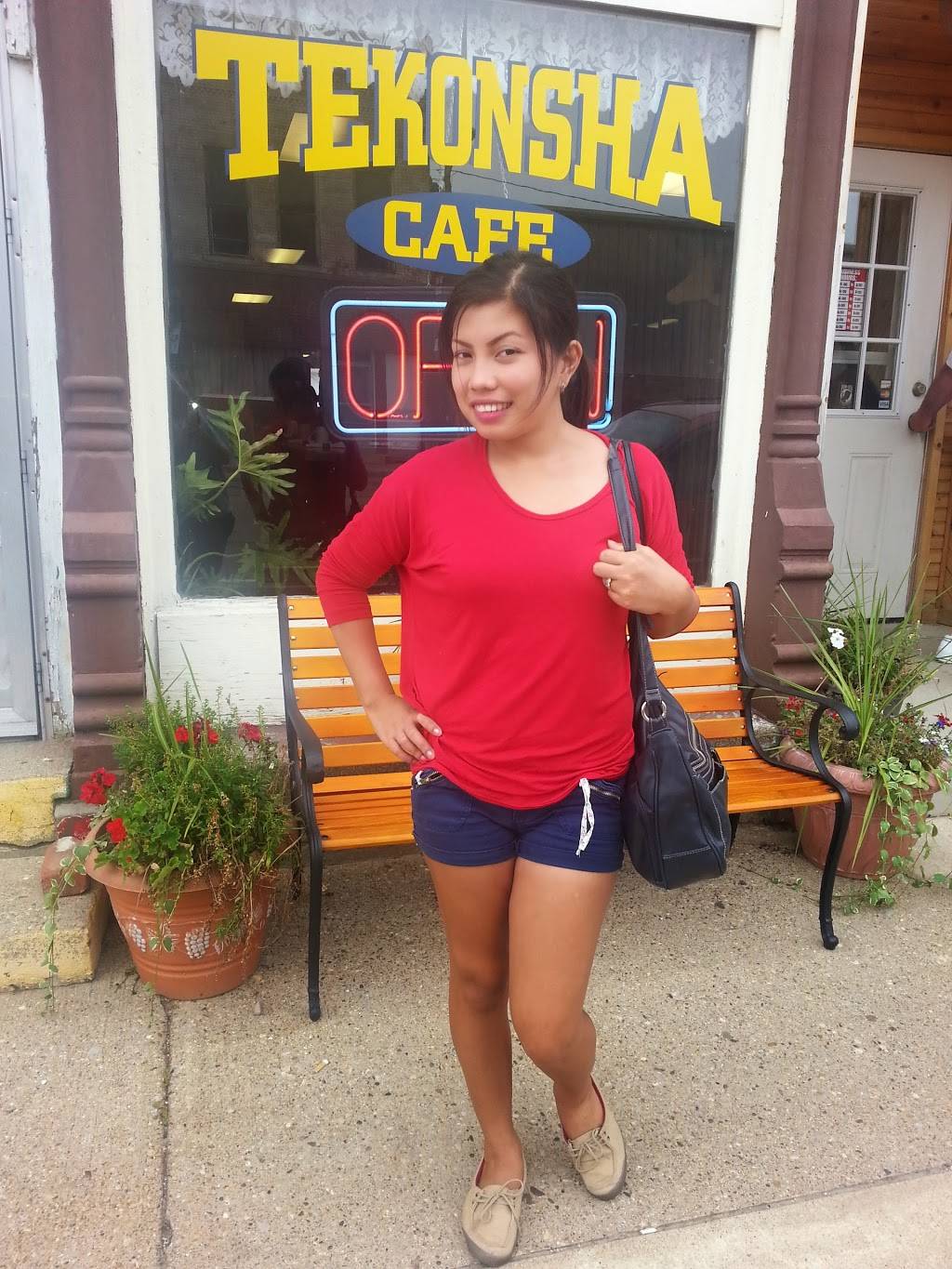 Tekonsha Cafe | restaurant | 118 N Main St, Tekonsha, MI 49092, USA | 5175831101 OR +1 517-583-1101