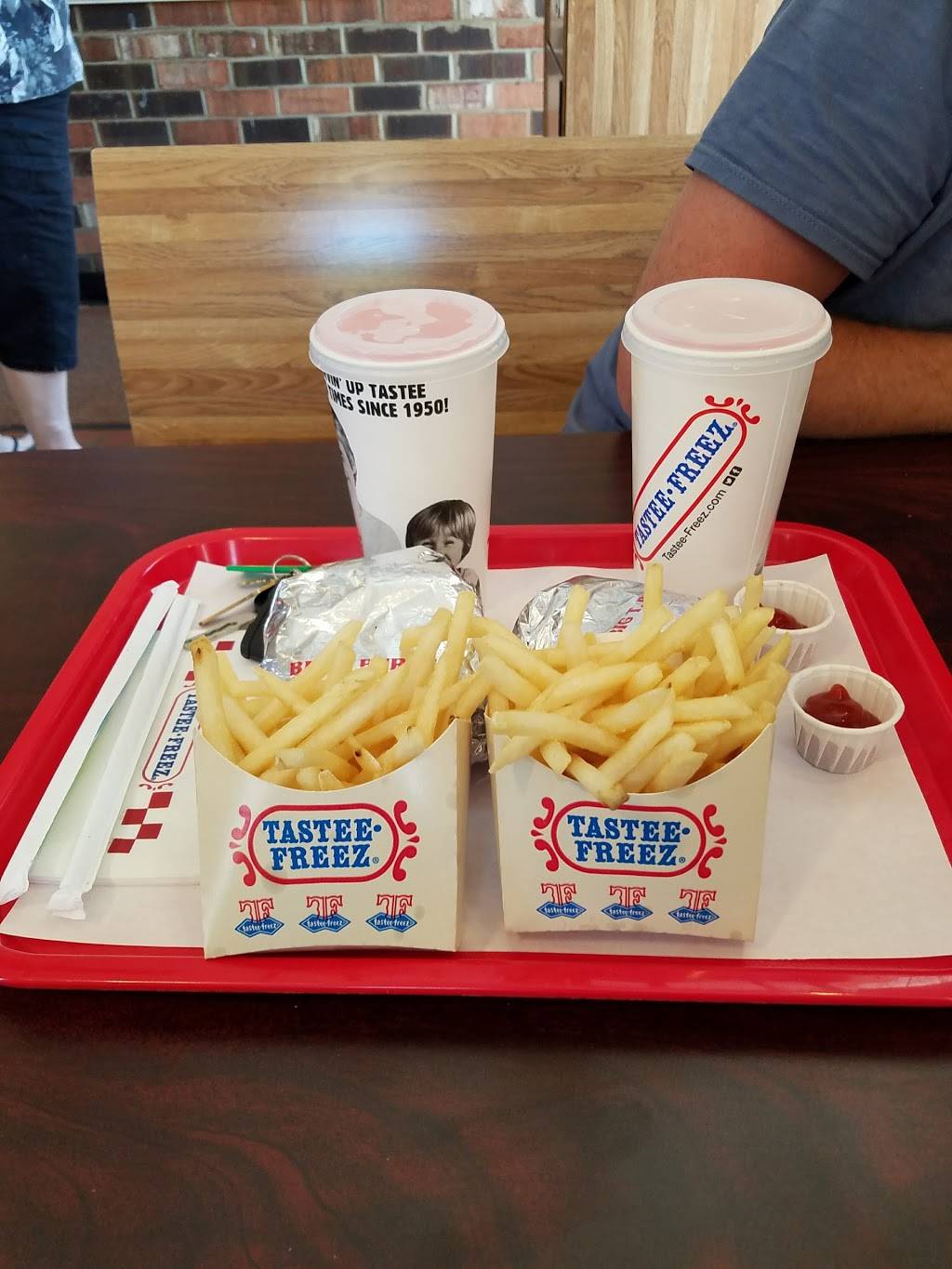 Tastee Freez | restaurant | 27 Scenic Hwy, Churchville, VA 24421, USA | 5403376032 OR +1 540-337-6032