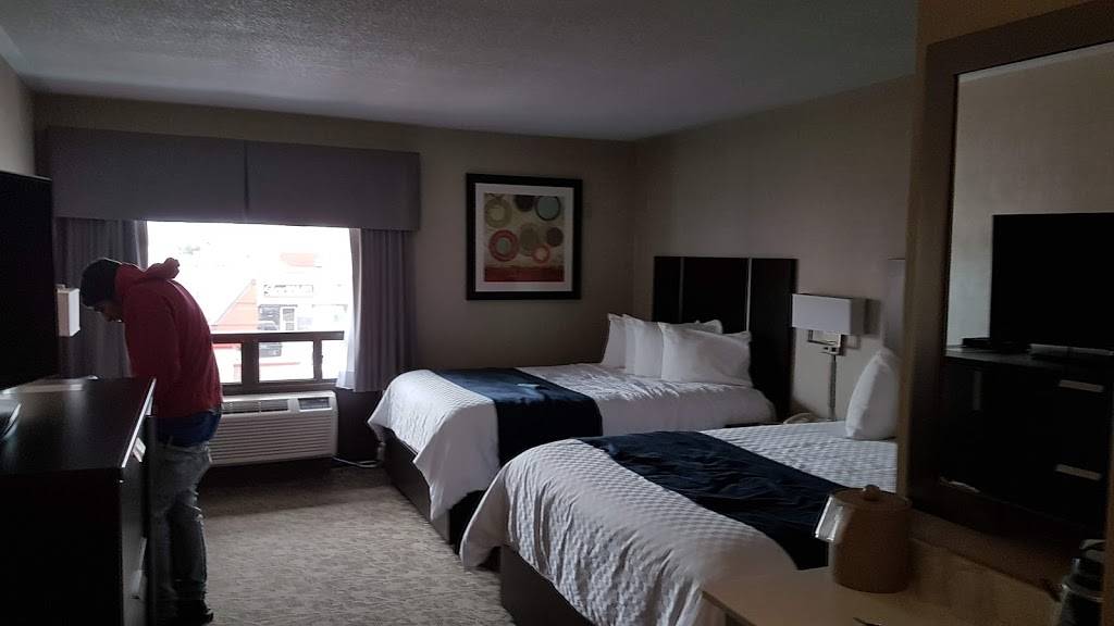 Southside Grill | restaurant | 3032 Dougall Ave, Windsor, ON N9E 1S4, Canada | 5192509809 OR +1 519-250-9809