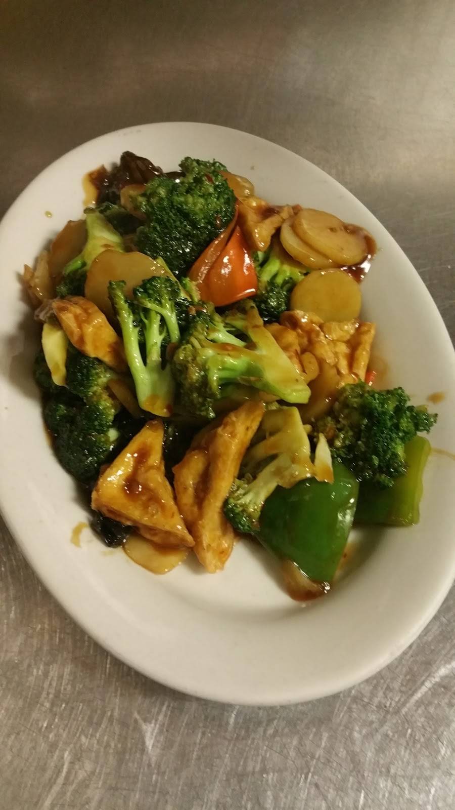 Ginger Root | restaurant | 9 Main St, East Hartford, CT 06118, USA | 8605681583 OR +1 860-568-1583