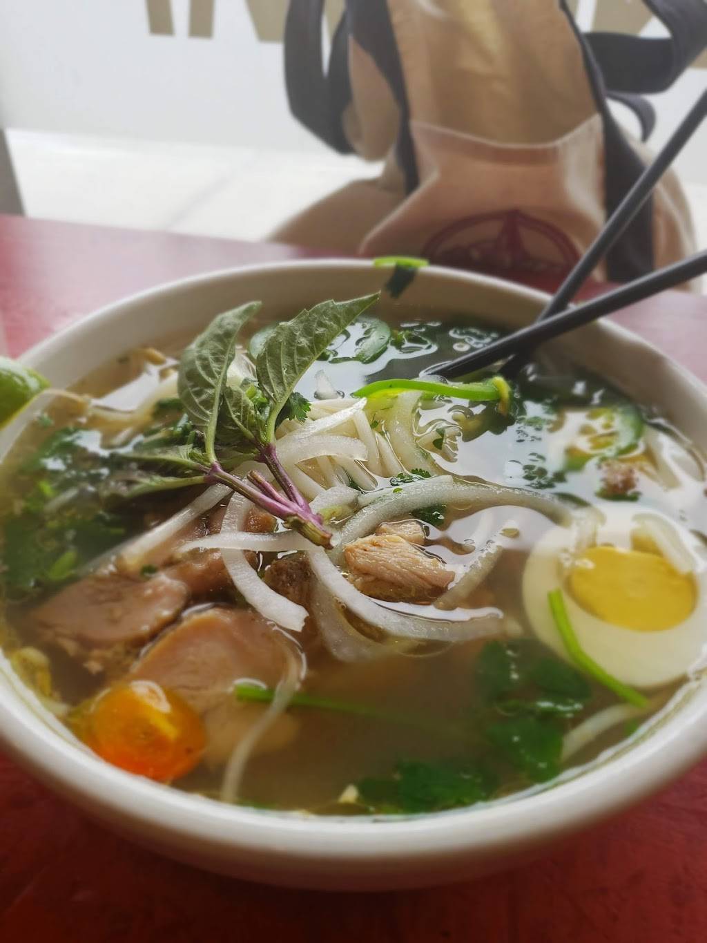 Mama Pho (on Grand St.) | meal takeaway | 580 Grand St, Brooklyn, NY 11211, USA | 7185995015 OR +1 718-599-5015