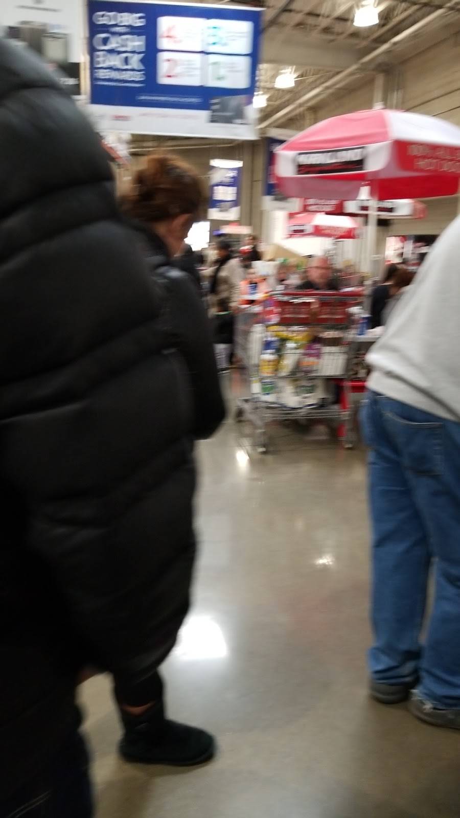 Costco Food Court | meal takeaway | 45460 Market St, Shelby Charter Twp, MI 48315, USA | 5865802000 OR +1 586-580-2000