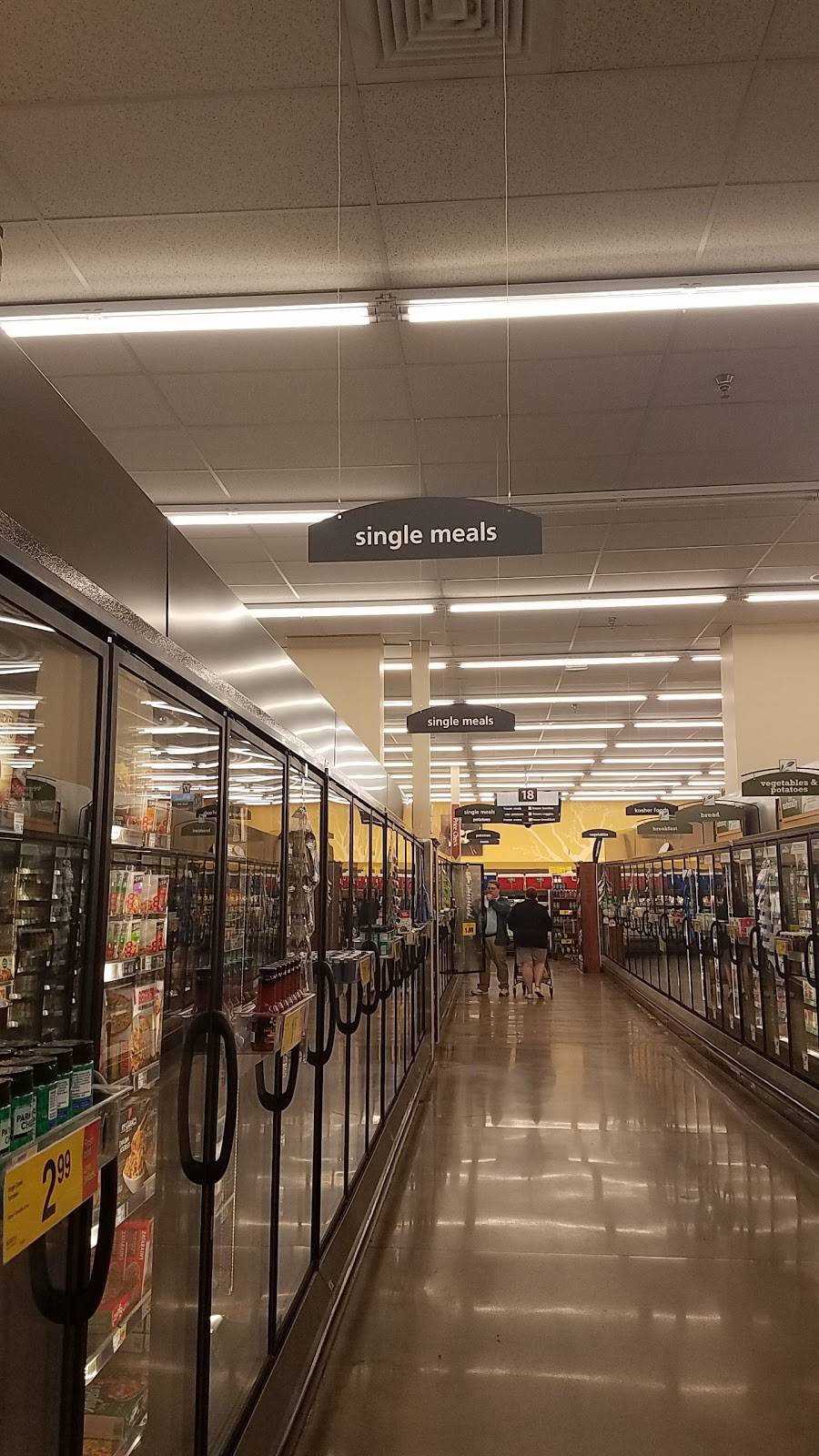 Hilltop Village | shopping mall | 4243 E 136th Ave, Thornton, CO 80602, USA | 3033005300 OR +1 303-300-5300