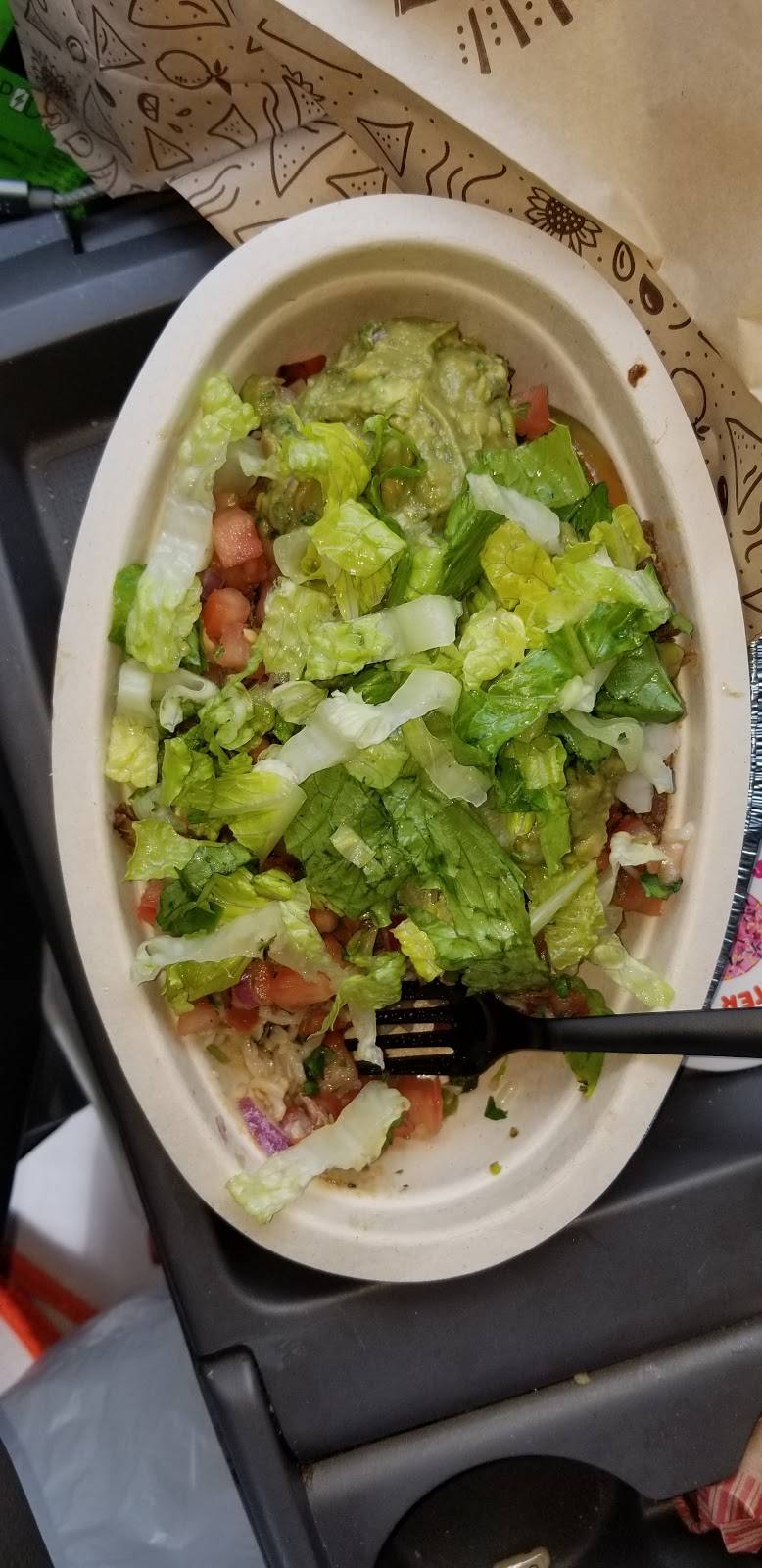Chipotle Mexican Grill | restaurant | 616 Fellsway, Medford, MA 02155, USA | 7813936871 OR +1 781-393-6871