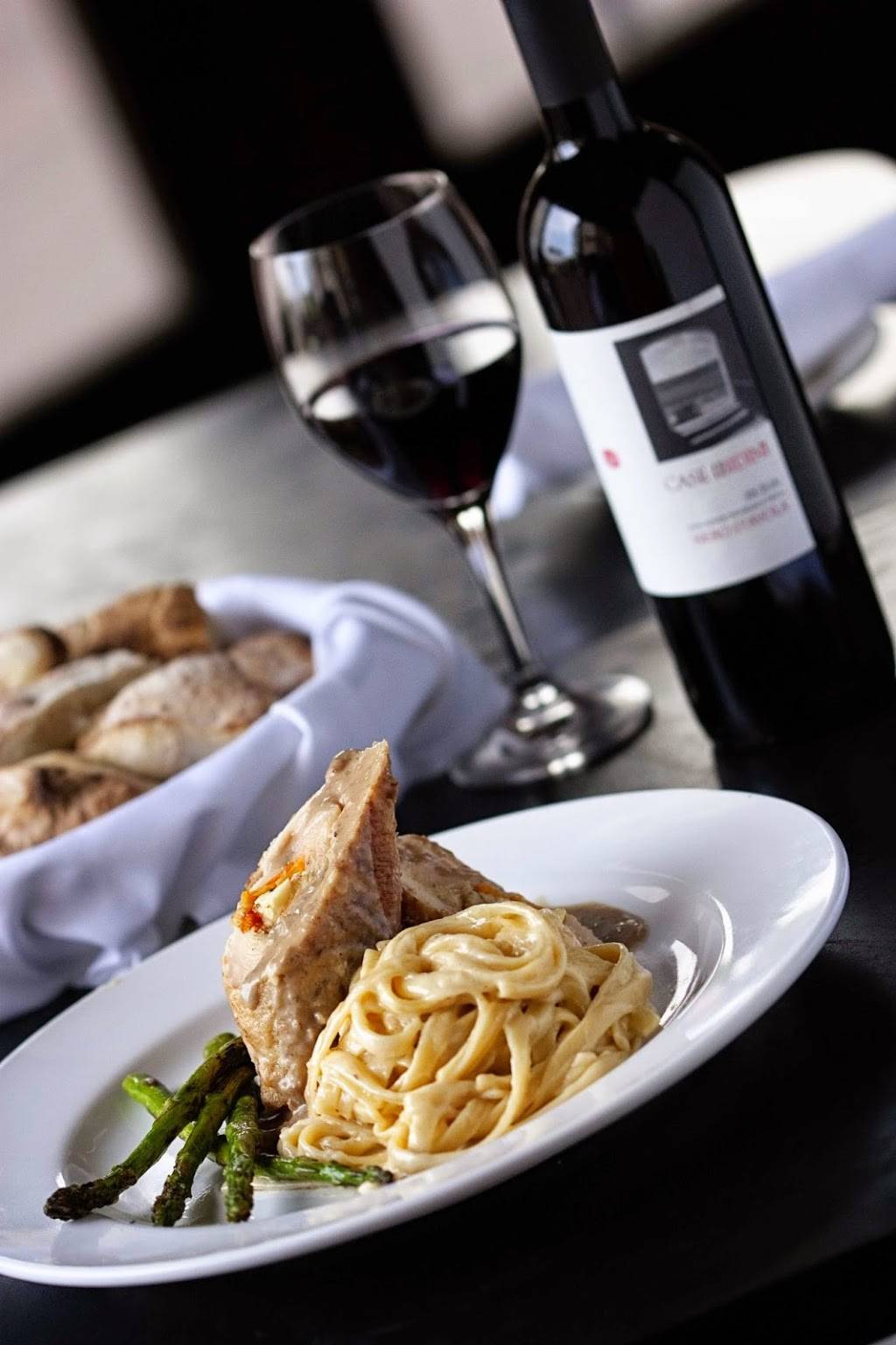 Vitos Sicilian Pizzeria & Ristorante | restaurant | 3515 Lindell Blvd, St. Louis, MO 63103, USA | 3145348486 OR +1 314-534-8486