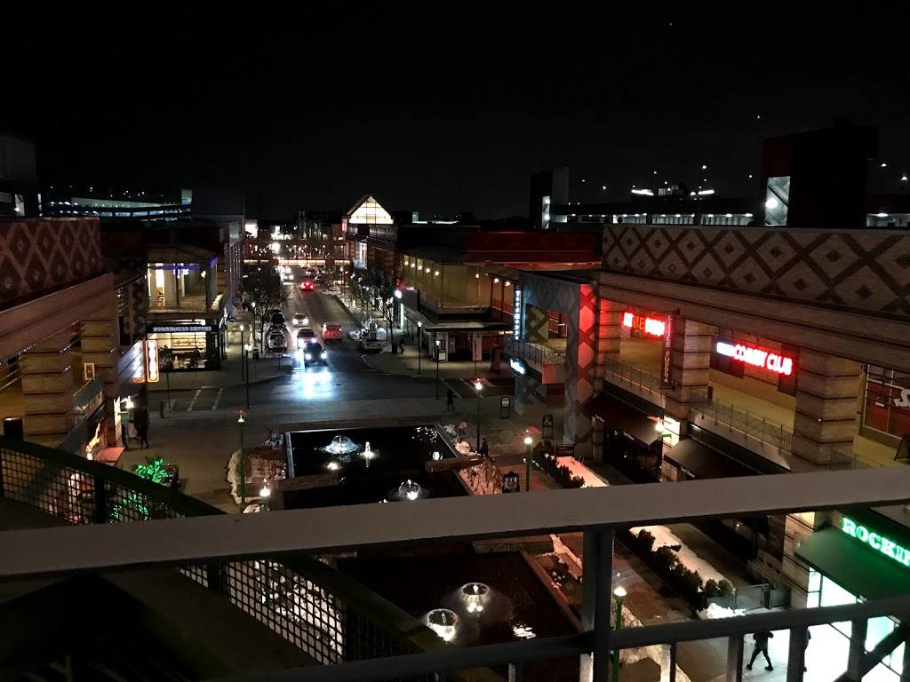 Showcase Cinema de Lux Ridge Hill | restaurant | 29 Fitzgerald Street, Yonkers, NY 10710, USA | 8003154000 OR +1 800-315-4000