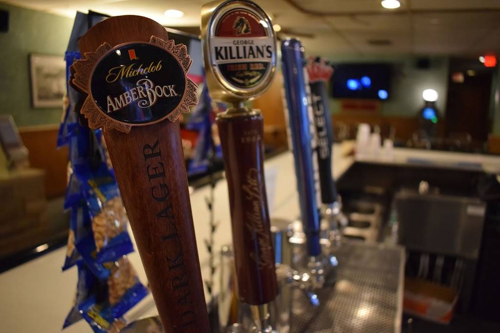 Spaulding Club | restaurant | 405 E 4th St, Alton, IL 62002, USA | 6184656913 OR +1 618-465-6913