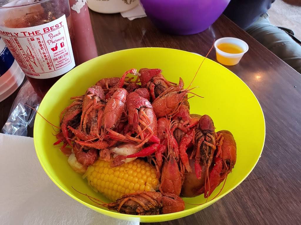 Crawmamas | restaurant | 5002 Webb Villa, Guntersville, AL 35976, USA | 2565820484 OR +1 256-582-0484