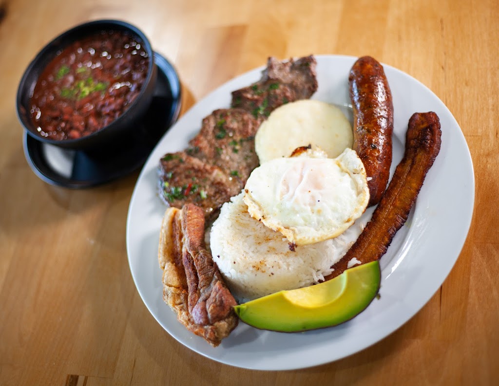 Rancho La Cumbre Latin Food | restaurant | 2015 N Mason Rd Suite 300, Katy, TX 77449, USA | 3462188888 OR +1 346-218-8888