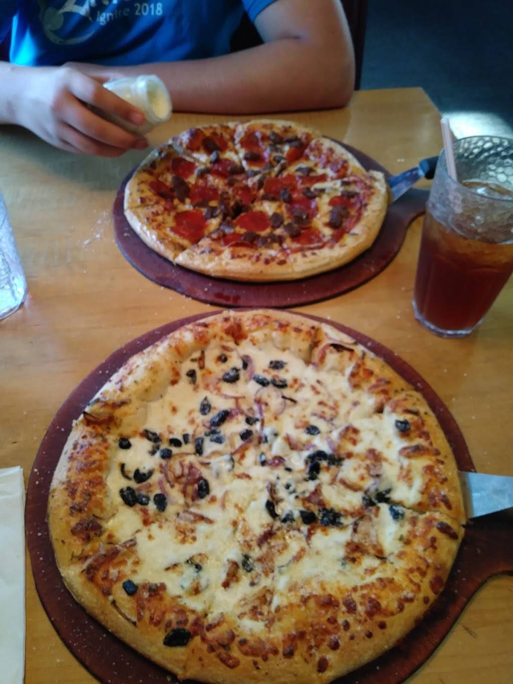 Pizza Hut | restaurant | 2316 James L Redman Pkwy, Plant City, FL 33563, USA | 8137528222 OR +1 813-752-8222