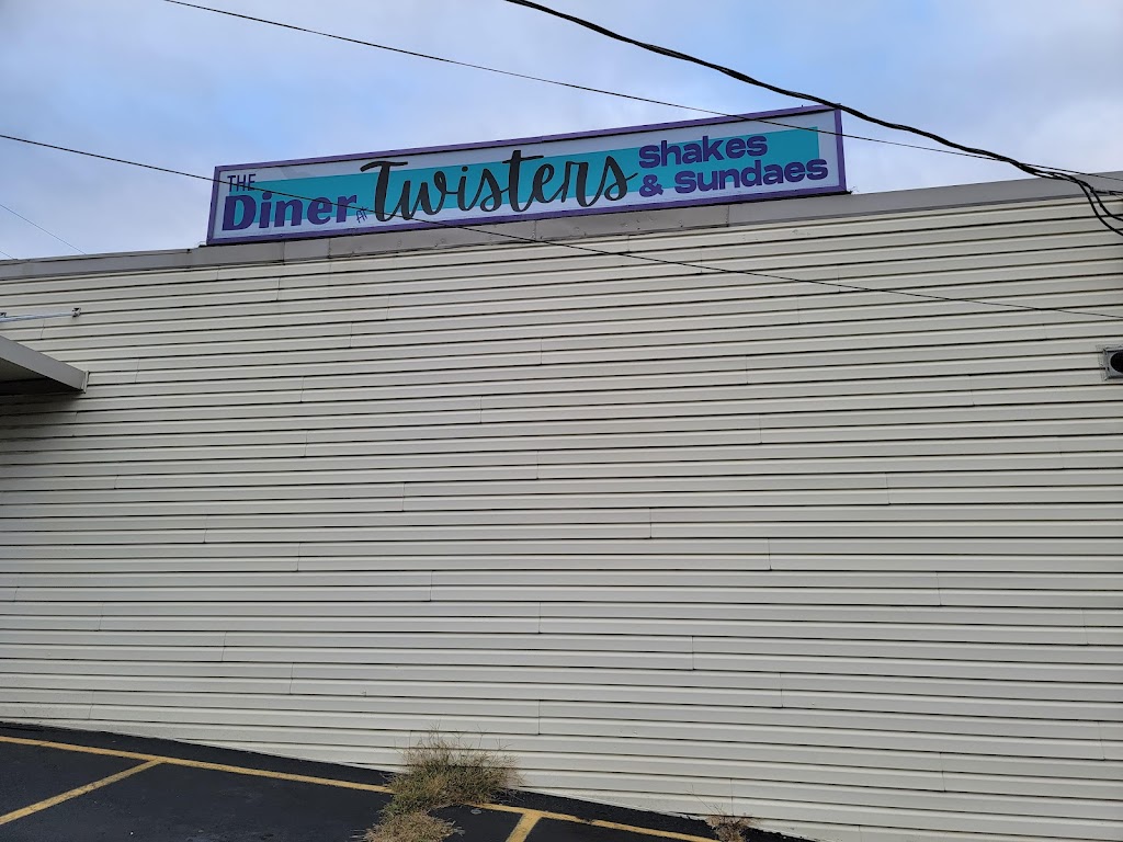 Twisters Shakes and Diner | restaurant | 2200 N Central St, Knoxville, TN 37917, USA | 8654749907 OR +1 865-474-9907