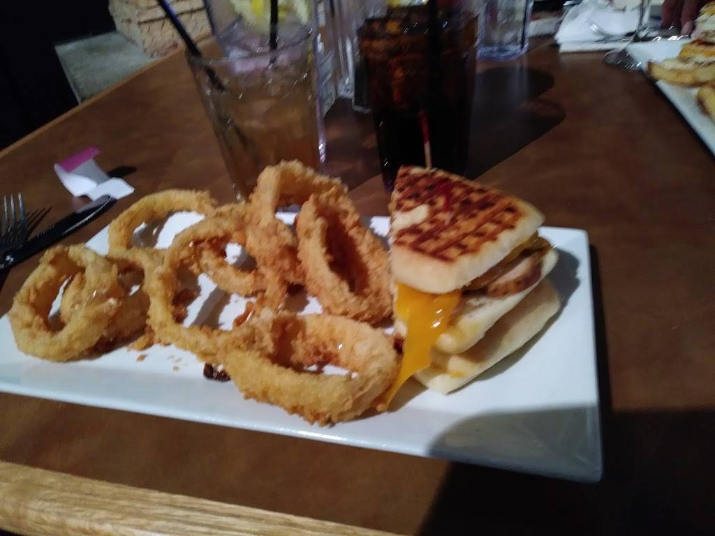 Binkleys | restaurant | 5902 N College Ave, Indianapolis, IN 46220, USA | 3177228888 OR +1 317-722-8888