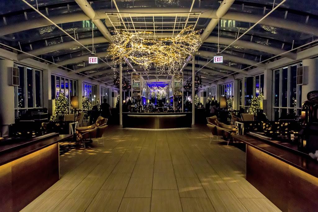 Offshore Rooftop & Bar | restaurant | 1000 E Grand Ave, Chicago, IL 60611, USA | 3125356660 OR +1 312-535-6660