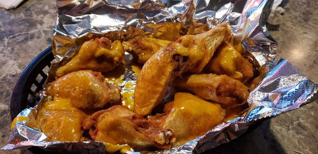 Big Os | restaurant | 2001 Hildebrand St, Madison, IL 62060, USA | 6185937629 OR +1 618-593-7629