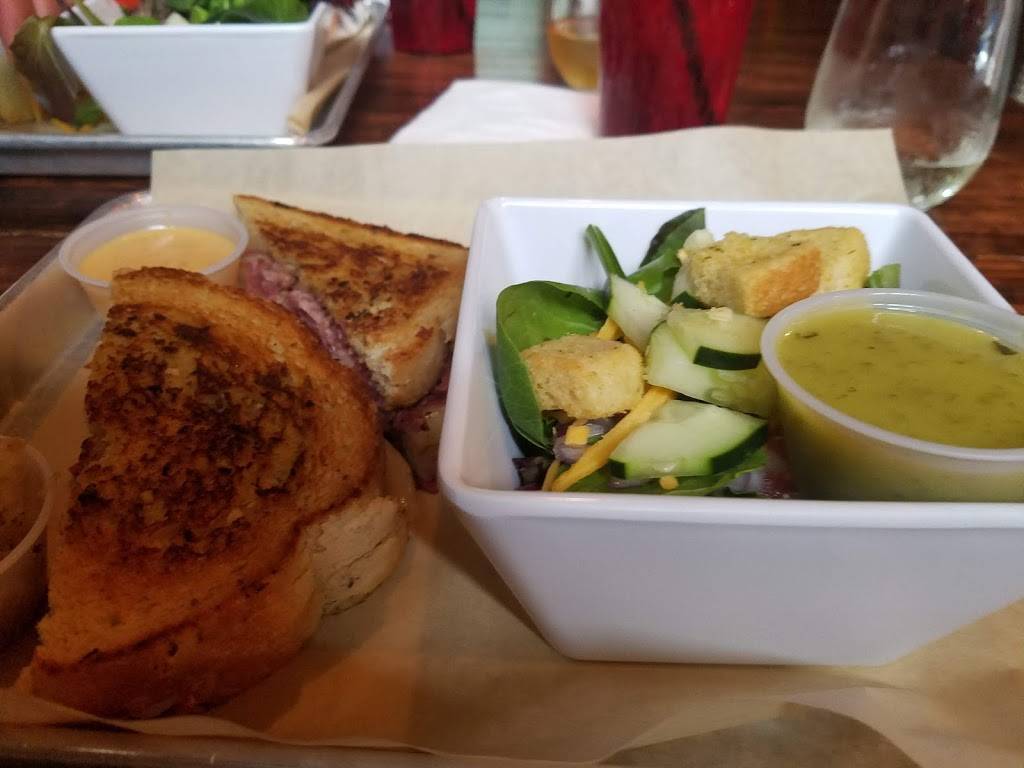 Forty Thieves | restaurant | 727 Elmwood Ave, Buffalo, NY 14222, USA | 7164643822 OR +1 716-464-3822