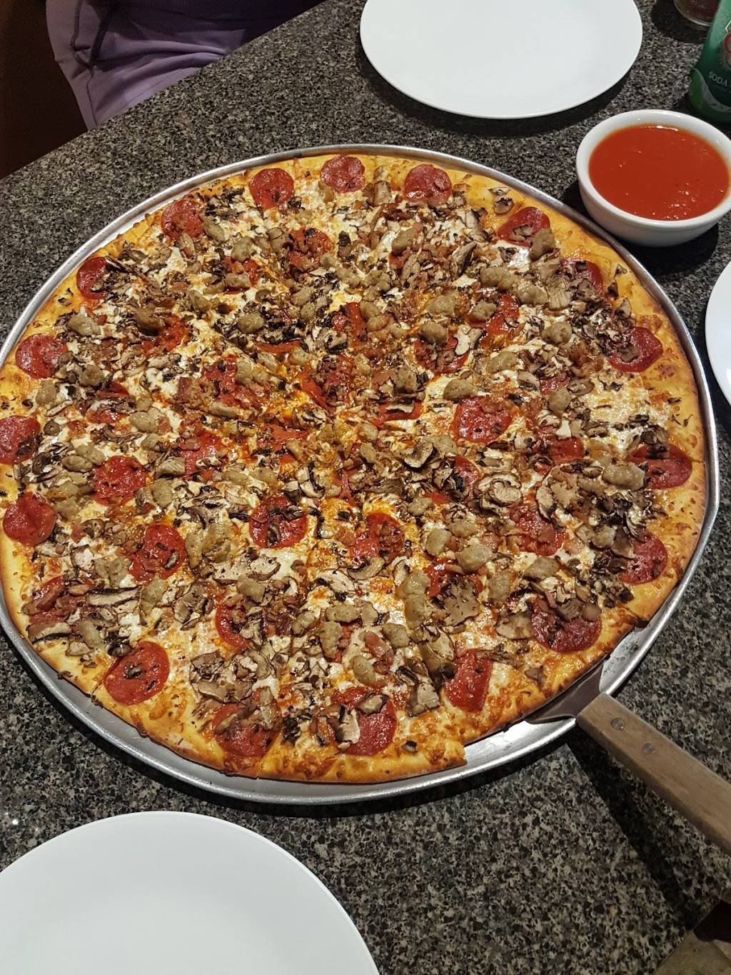 Ricos Pizzeria | restaurant | 972 Hamilton Rd, London, ON N5W 1V6, Canada | 5194559050 OR +1 519-455-9050