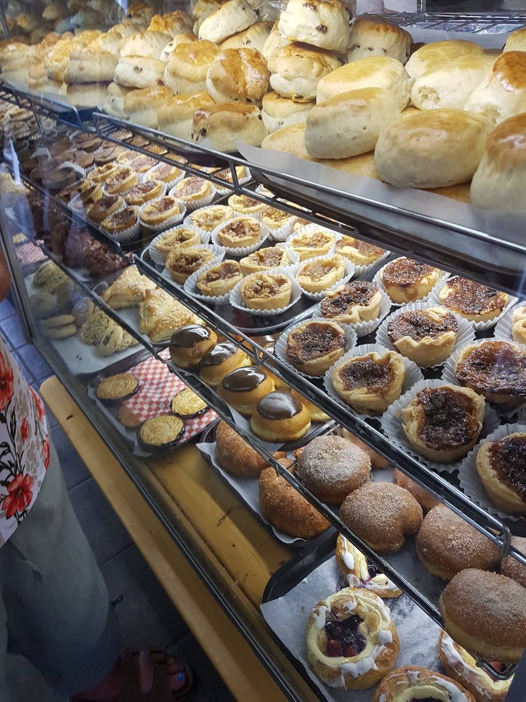 Offshore Bakery | bakery | 233 High St, Southampton, ON N0H 2L0, Canada | 5197975789 OR +1 519-797-5789