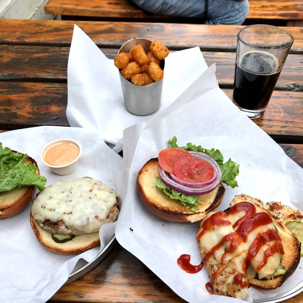 Station Tavern | restaurant | 2204 Fern St, San Diego, CA 92104, USA | 6192550657 OR +1 619-255-0657