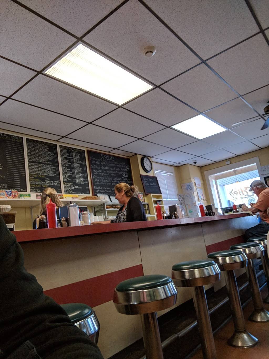 Edies Luncheonette | restaurant | 164 Rumson Rd, Little Silver, NJ 07739, USA | 7328429647 OR +1 732-842-9647