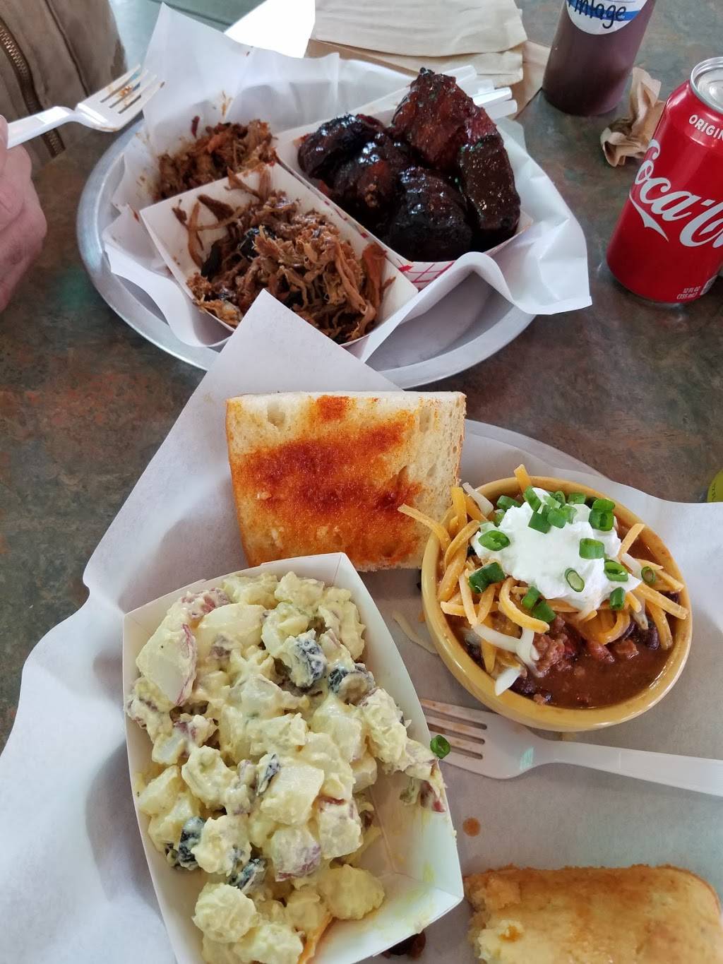 Vintage Station BBQ | restaurant | 9450 Main St, Upper Lake, CA 95485, USA | 7072754002 OR +1 707-275-4002